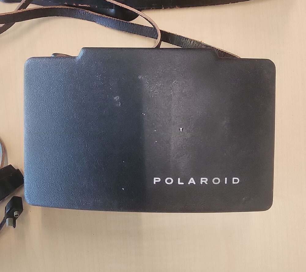 Vintage Polaroid Automatic 100 Land Camera Carry Case, Flash, Etc. NOT TESTED! - Picture 4 of 10